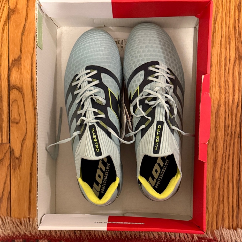 OTTO Maestro Men's Light Gray Performance Soccer Shoes